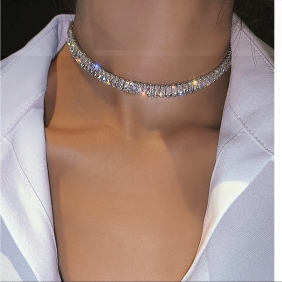 NEW BAGUETTE 18K WHITE GOLD NECKLACE, NICE NECKLACE, CUTE NECKLACE - Picture 4 of 6